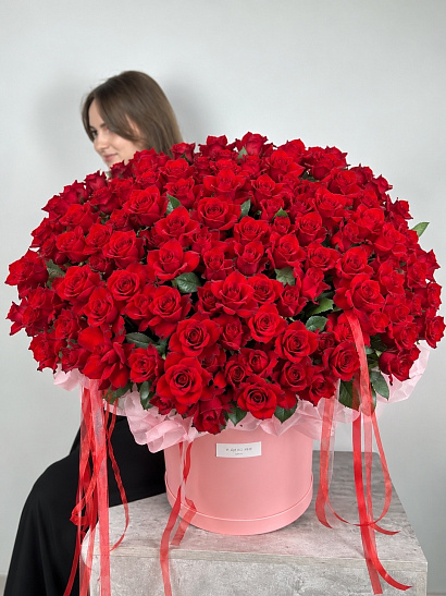 Большая коробка из красных роз 201 шт.